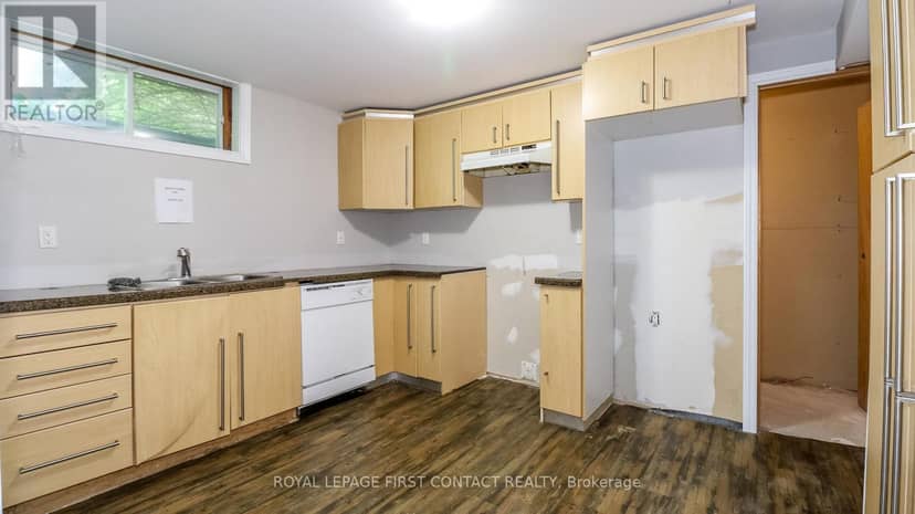 24 Howard Avenue — photo 30 of 40