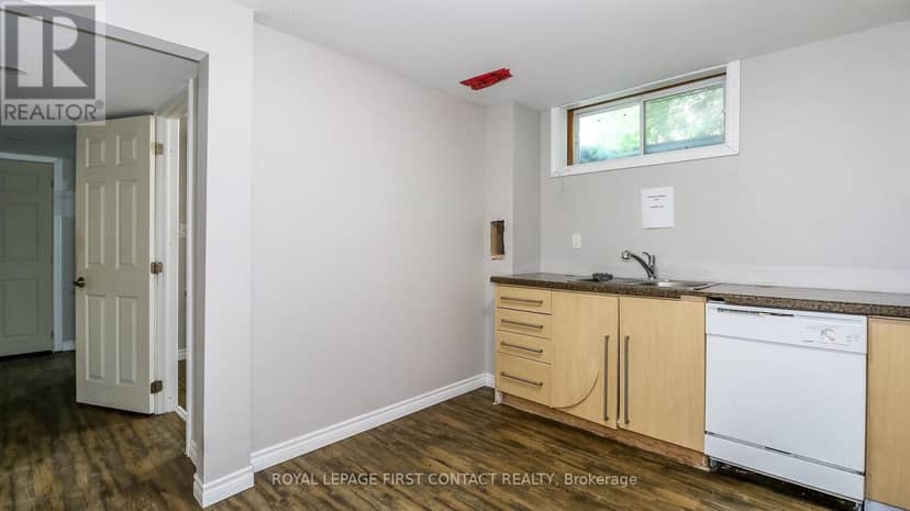 24 Howard Avenue — photo 31 of 40
