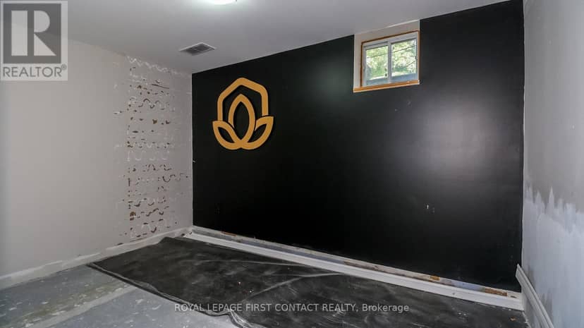 24 Howard Avenue — photo 34 of 40