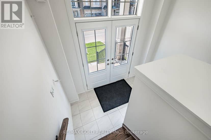 27 Mundell Road — photo 4 of 38