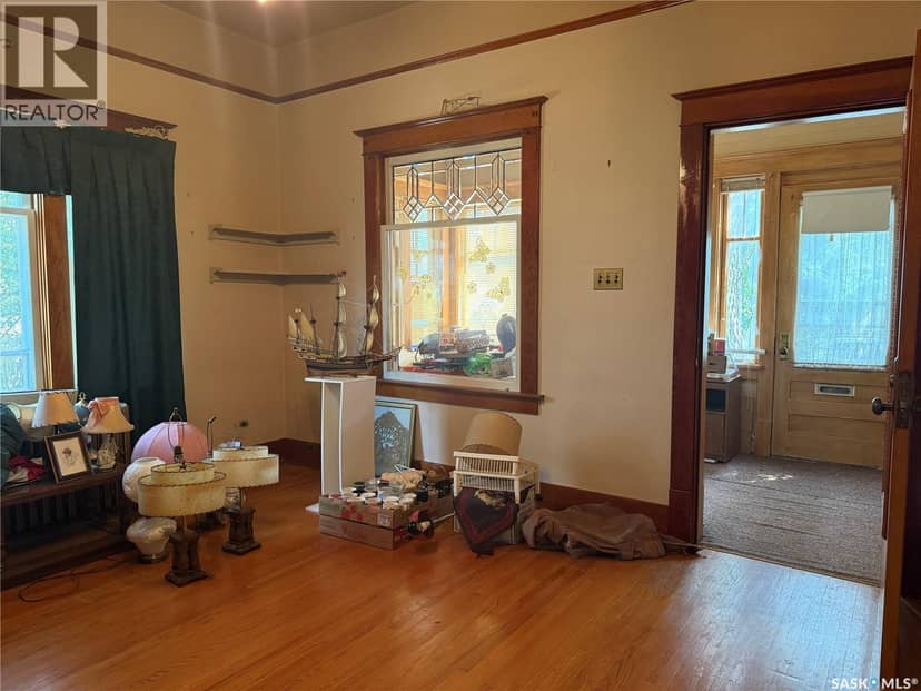 1014 Iroquois STREET W — photo 3 of 40