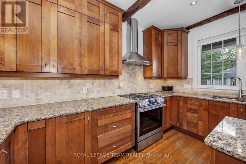 22 Centre Street — photo 17 of 40