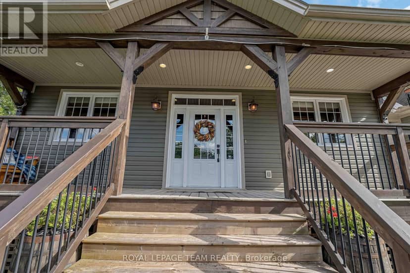 22 Centre Street — photo 8 of 40