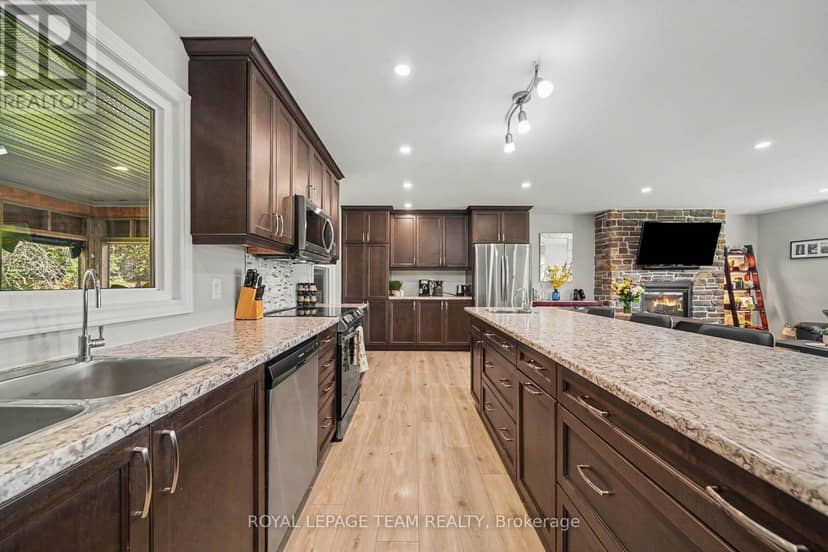 2477 Merivale Road — photo 11 of 34