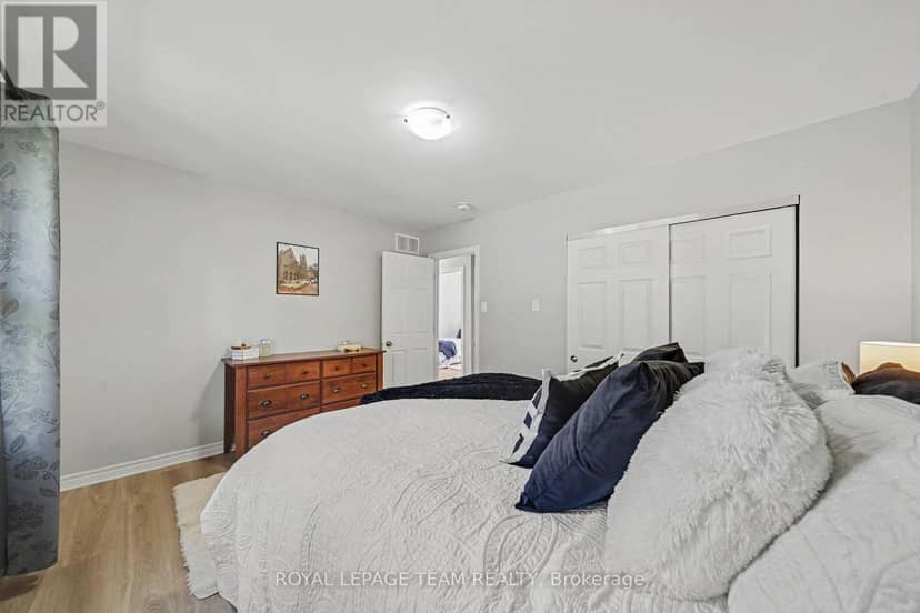 2477 Merivale Road — photo 15 of 34