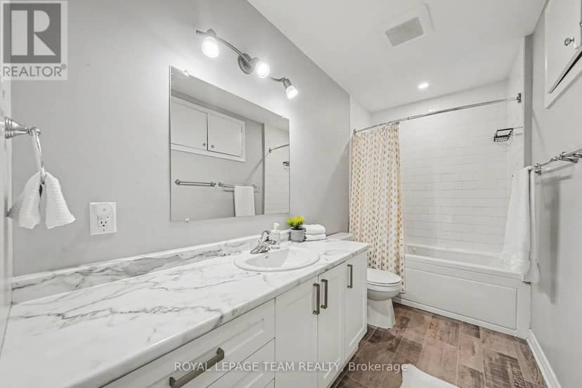 2477 Merivale Road — photo 16 of 34