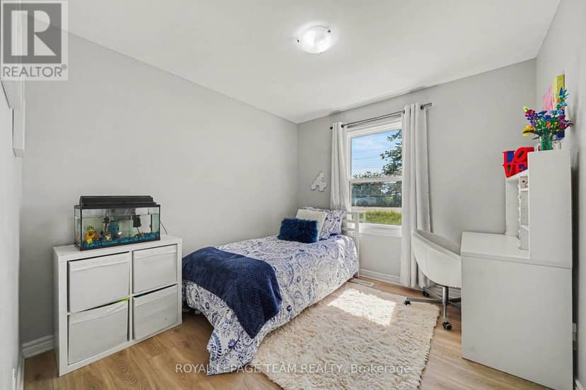 2477 Merivale Road — photo 17 of 34