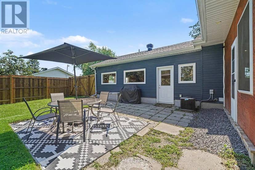 2477 Merivale Road — photo 29 of 34
