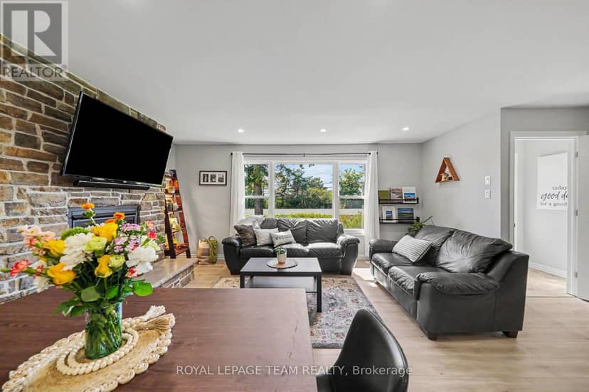 2477 Merivale Road — photo 6 of 34