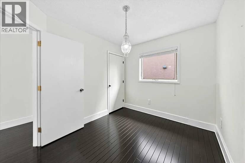 98 Hampstead Circle NW — photo 15 of 40