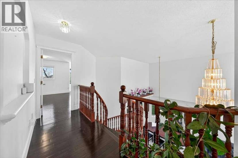 98 Hampstead Circle NW — photo 18 of 40