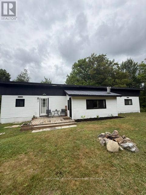 7 Nelson Clelland Road N, Magnetawan, photo 2