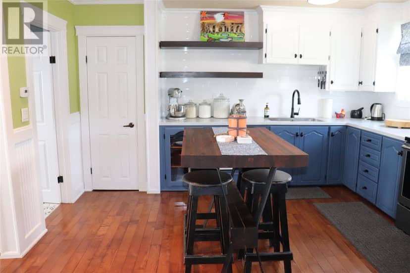 389 Main Road — photo 10 of 40