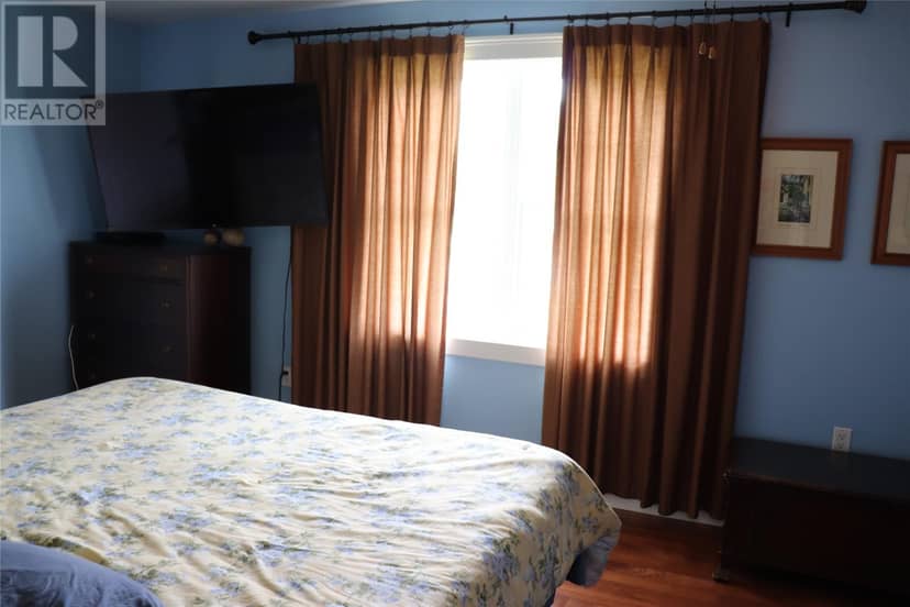 389 Main Road — photo 14 of 40