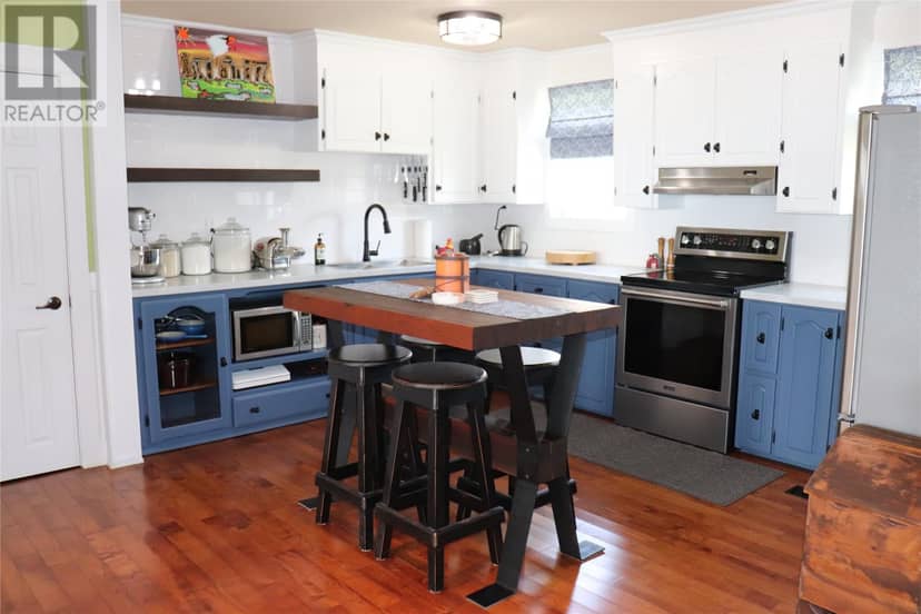 389 Main Road — photo 9 of 40