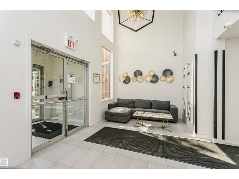 #106 12110 106 AV NW, Edmonton, photo 3