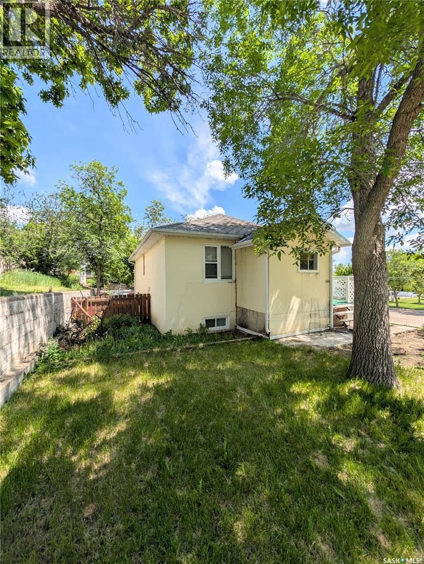 309 6th AVENUE NW, Swift Current, photo 2
