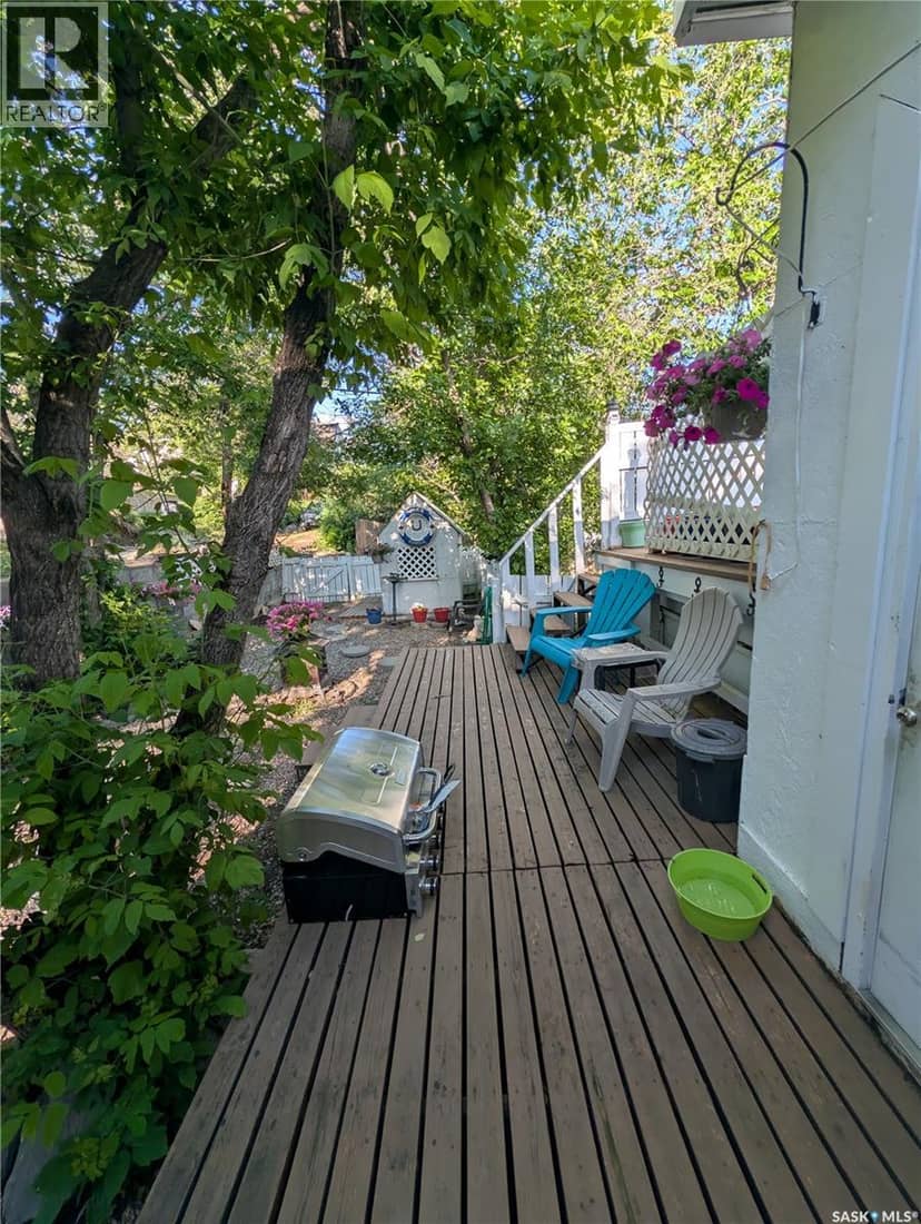 309 6th AVENUE NW — photo 9 of 15