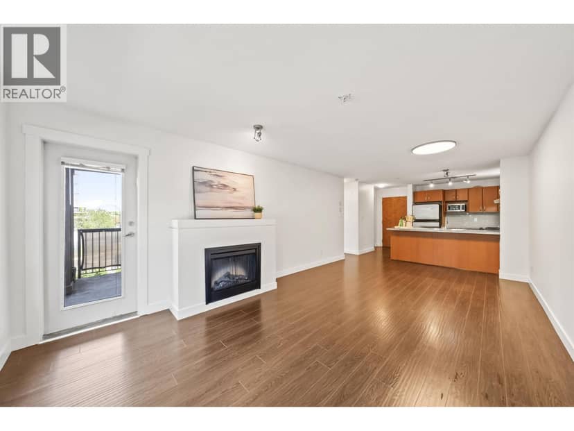 216 4728 DAWSON STREET, Burnaby, photo 2