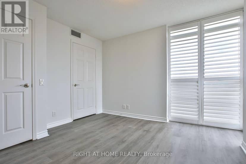 626 - 18 Mondeo Drive — photo 25 of 40