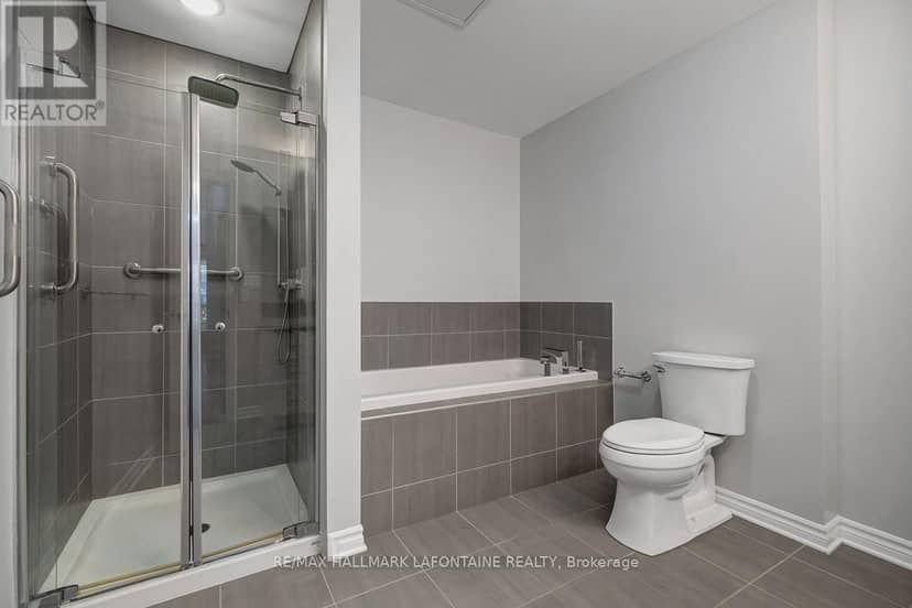 114 - 120 Prestige Circle — photo 19 of 35