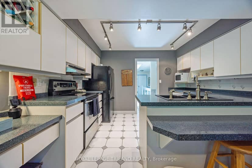 40 - 2 Cadeau Terrace — photo 13 of 36