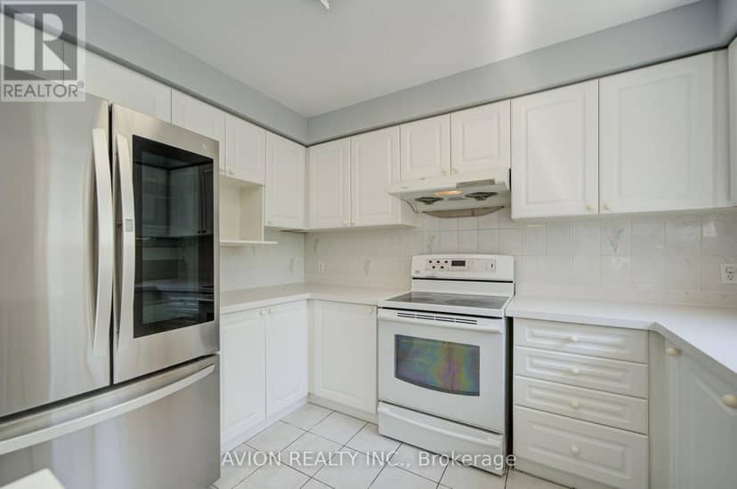 29 Charrington Crescent — photo 12 of 40