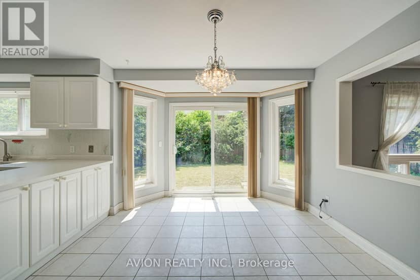 29 Charrington Crescent — photo 17 of 40