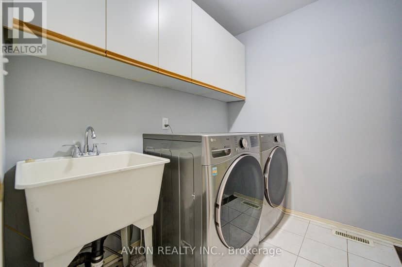 29 Charrington Crescent — photo 23 of 40