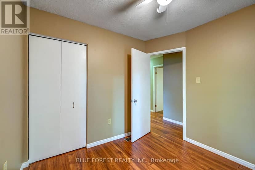 132 Ardsley Crescent — photo 15 of 33
