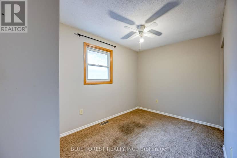 132 Ardsley Crescent — photo 16 of 33