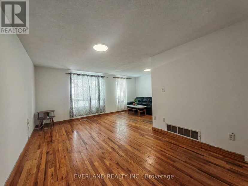 18 Camberley Court, Toronto, photo 4