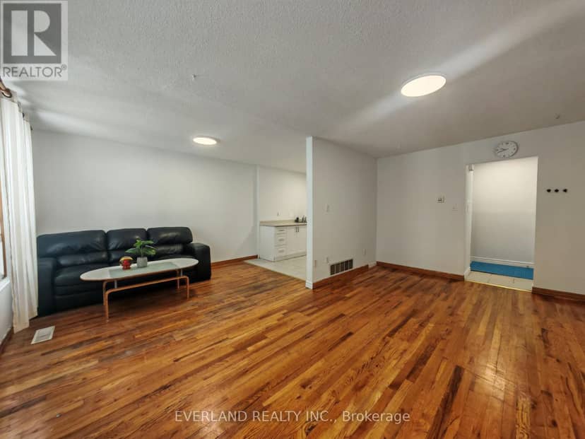 18 Camberley Court, Toronto, photo 5