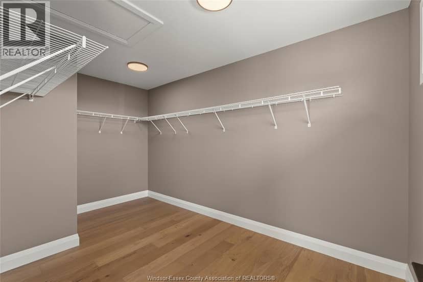 2572 MAYFAIR AVENUE South — photo 23 of 37