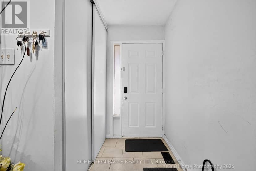 165 - 74 Springfair Avenue — photo 4 of 26