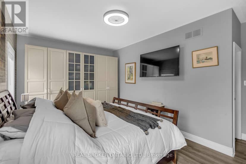 41 Harmer Crescent — photo 17 of 40