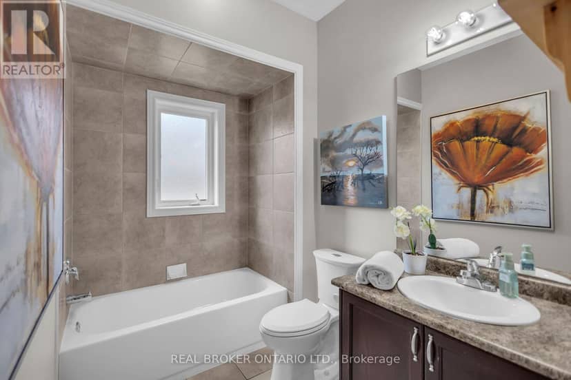 41 Harmer Crescent — photo 19 of 40