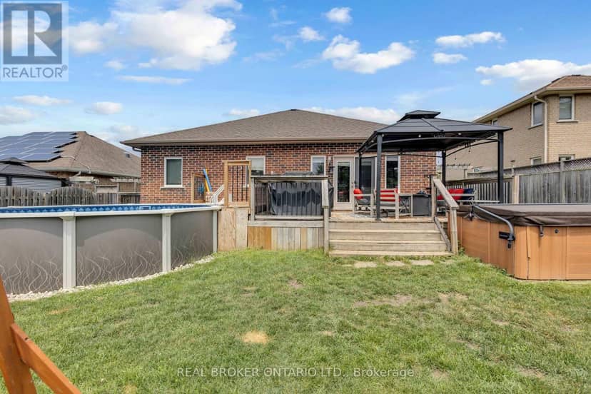 41 Harmer Crescent — photo 38 of 40