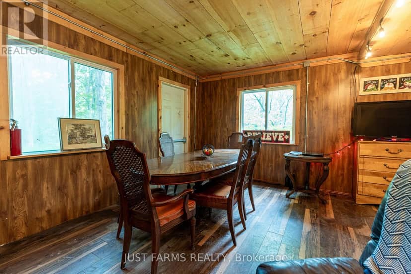 1052 Longwoods Road — photo 9 of 13