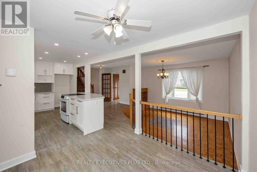 366 Charron Street — photo 12 of 36