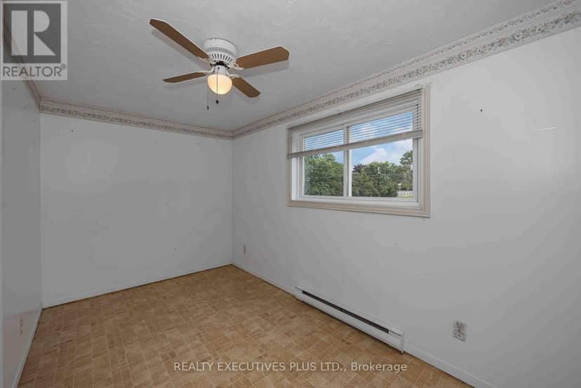366 Charron Street — photo 18 of 36