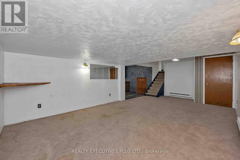 366 Charron Street — photo 25 of 36