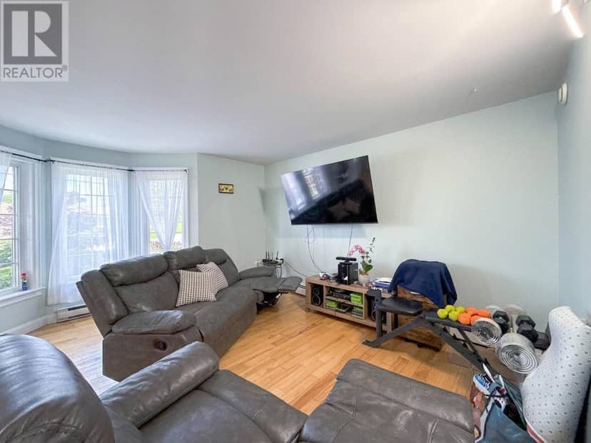52 Parent Street — photo 4 of 40