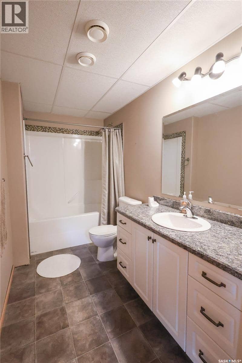 130 Carwin Park DRIVE — photo 14 of 31