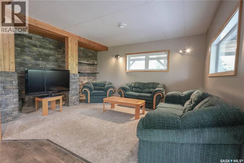 130 Carwin Park DRIVE — photo 9 of 31