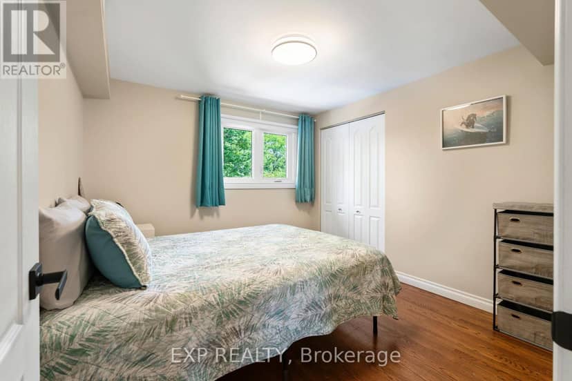 11 Roberta Crescent — photo 32 of 40