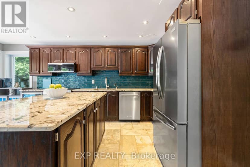 11 Roberta Crescent — photo 9 of 40