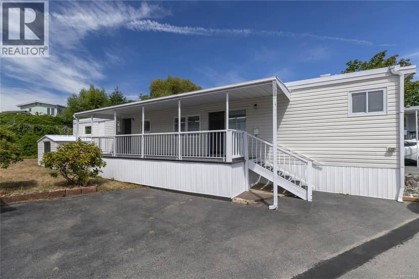 22 6245 Metral Dr, Nanaimo