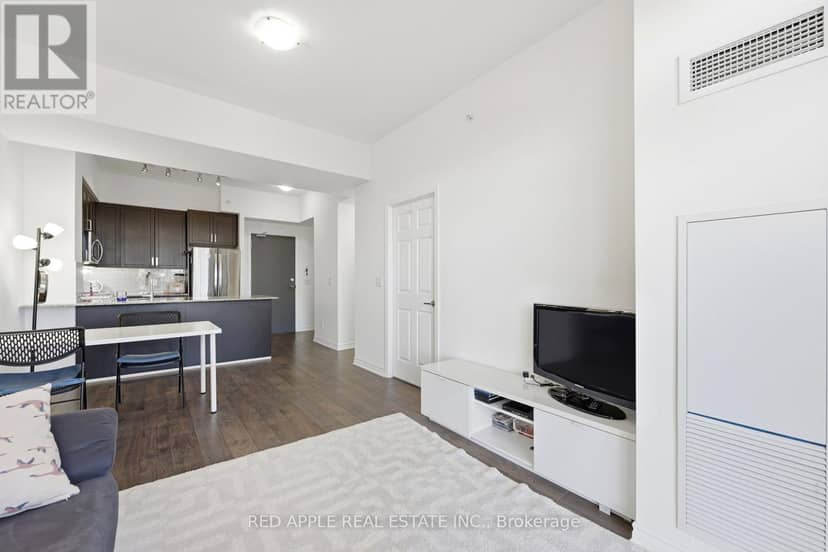 719 - 11611 Yonge Street N — photo 2 of 17