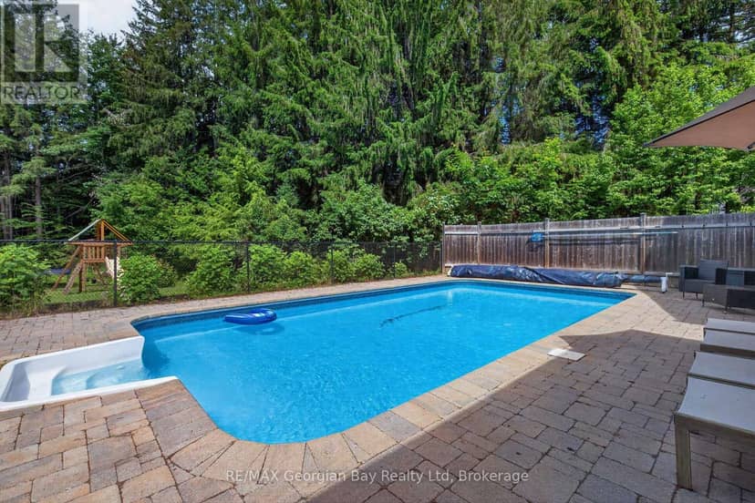 19 Kingfisher Crescent — photo 33 of 40